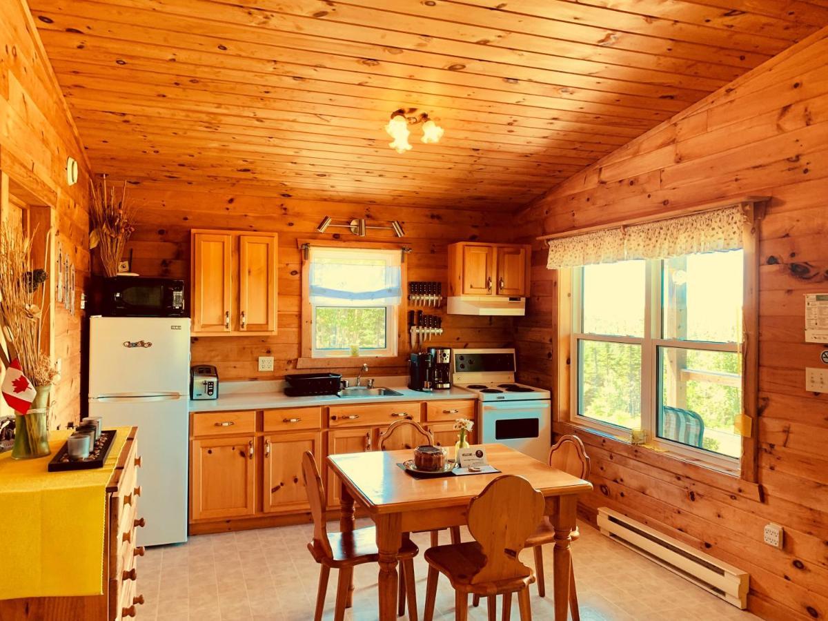 Eagle Valley Cottages Queensport Экстерьер фото